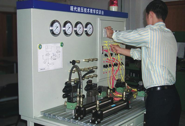 PLC-液压技术教学实训台（PLC控制基础型）  型号：Sukey-H2